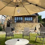 Riverside 4 Bedroom House Wraysbury Staines