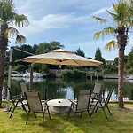 Riverside 4 Bedroom House Wraysbury Staines